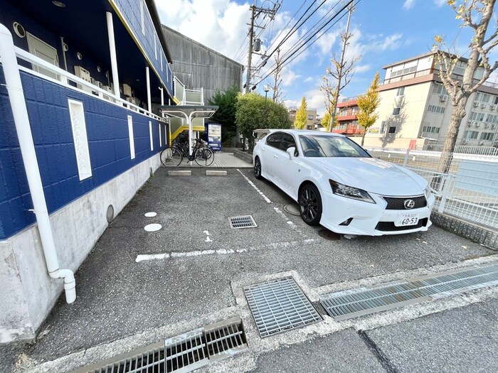 物件外観写真6　(駐車場)