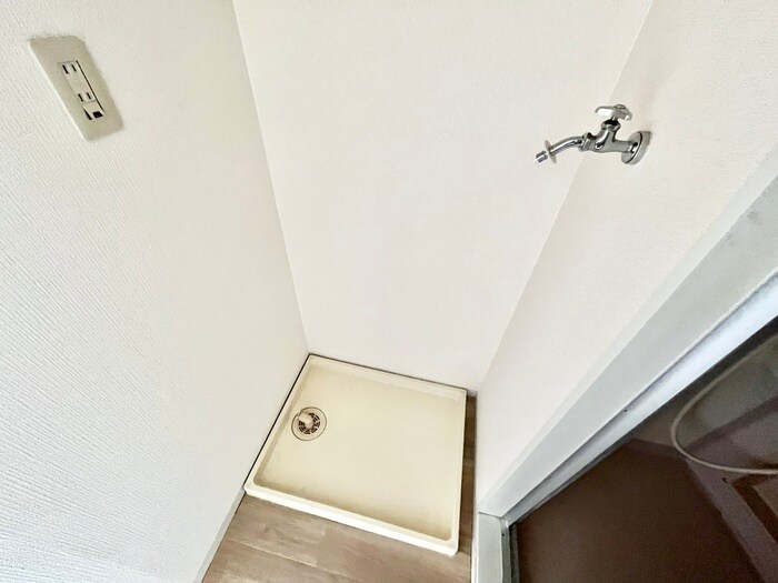 物件内観写真13　(洗濯機置場)