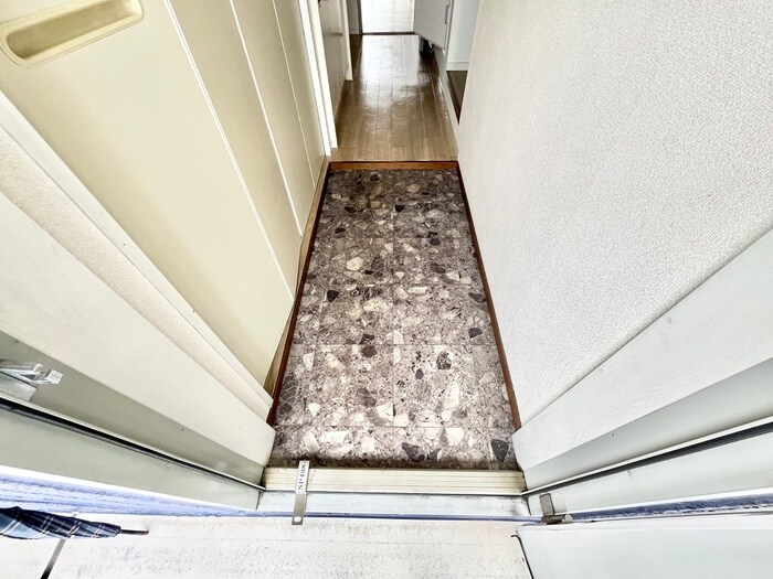 物件内観写真15　(玄関)