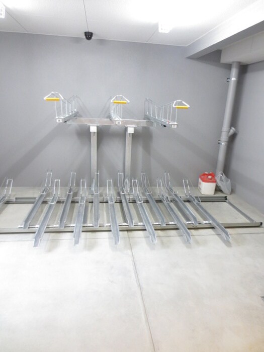 物件外観写真3　(駐輪場)