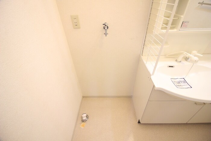 物件内観写真17　(洗濯機置場)