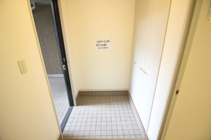 物件内観写真22　(玄関)