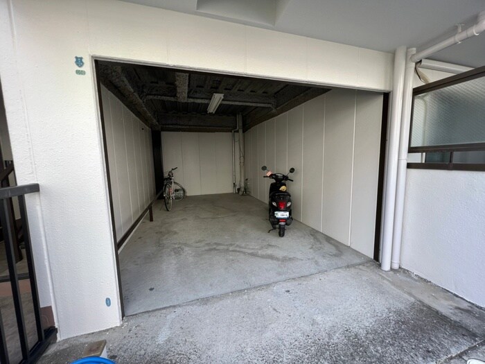 物件外観写真3　(駐輪場)