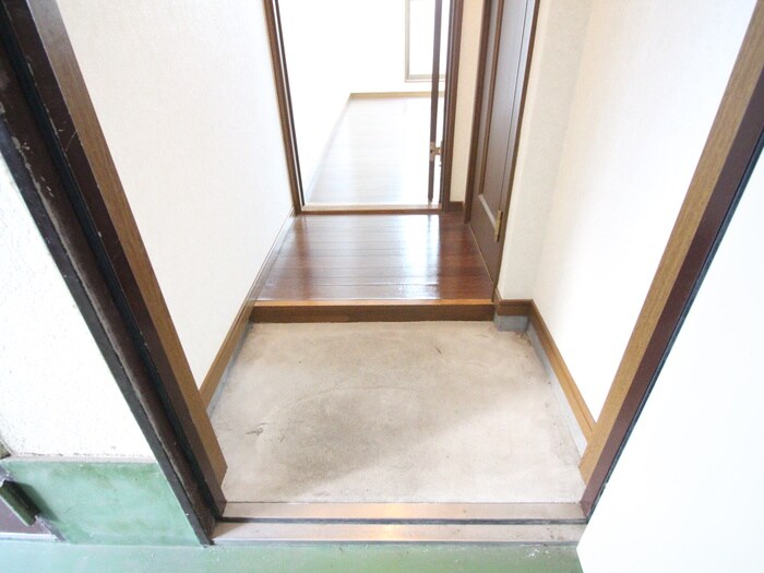物件内観写真16　(玄関)