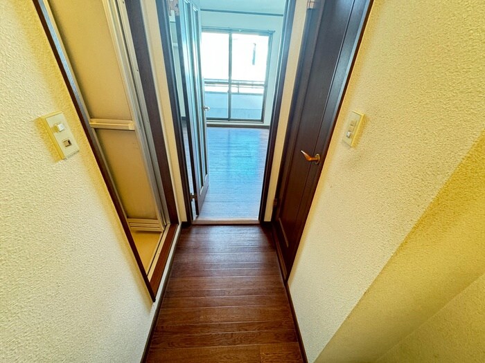 物件内観写真19　(廊下)