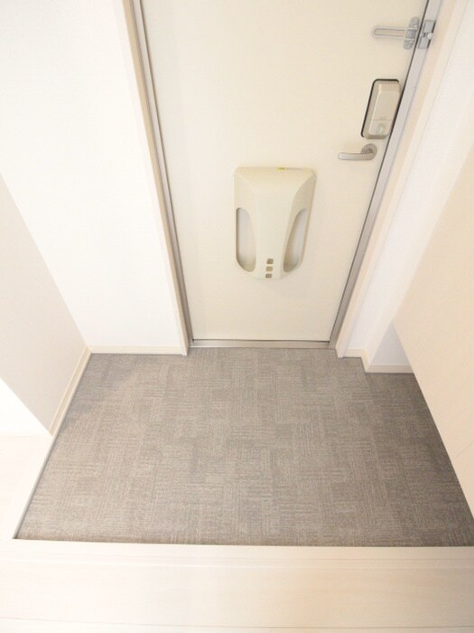 物件内観写真7　(玄関)