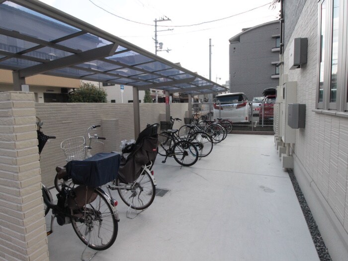 物件外観写真6　(駐輪場)