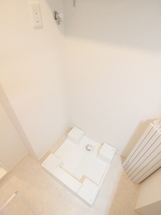 物件内観写真18　(洗濯機置場)