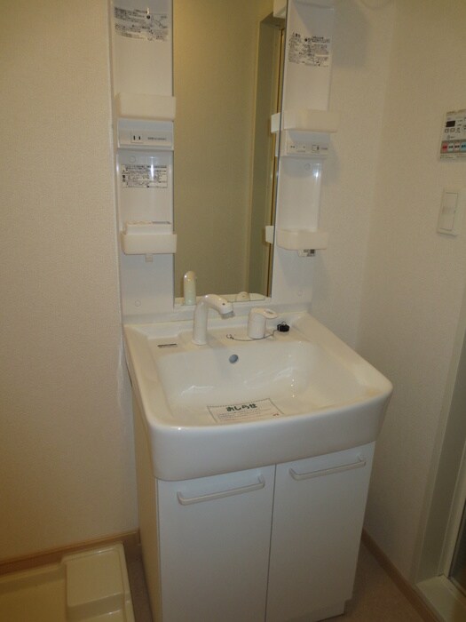 物件内観写真9　(洗面)