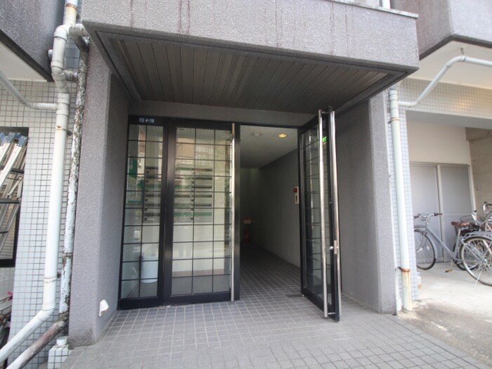 物件外観写真3　(エントランス部分)