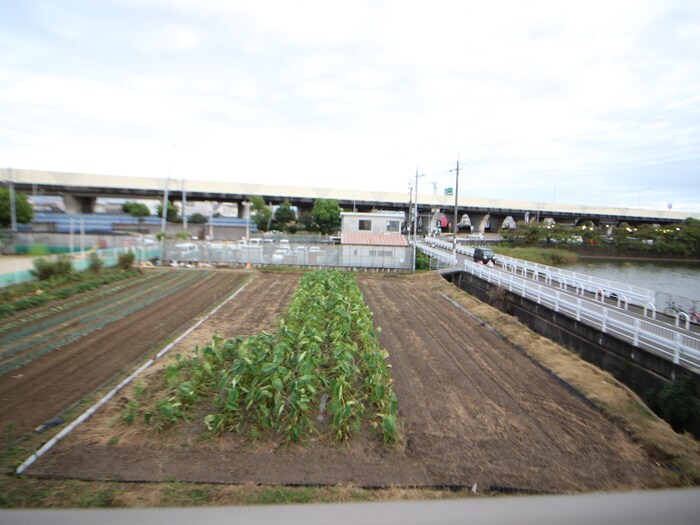 物件内観写真22　(室内からの展望)