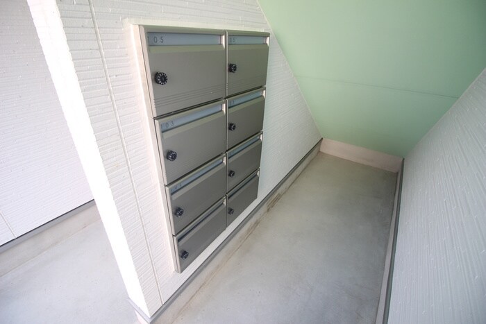 物件外観写真5　(エントランス部分)