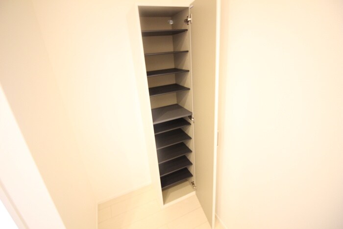 物件内観写真18　(靴箱)