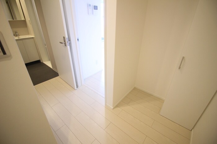 物件内観写真20　(廊下)
