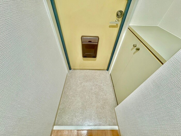 物件内観写真12　(玄関)
