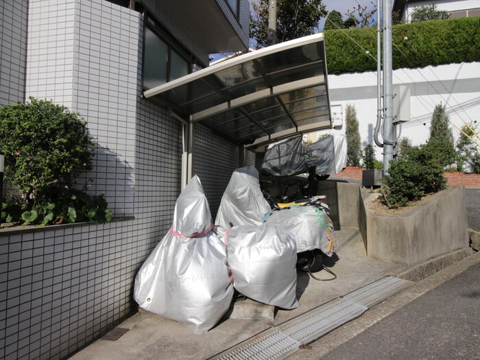 物件外観写真6　(駐輪場)