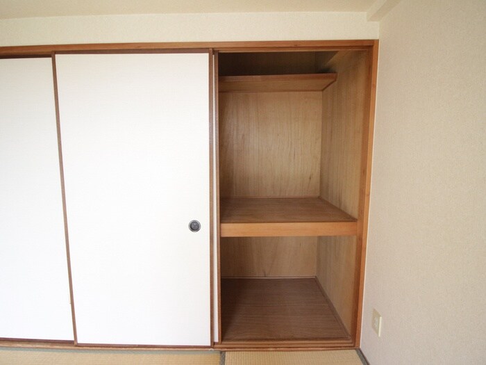 物件内観写真12　(収納)