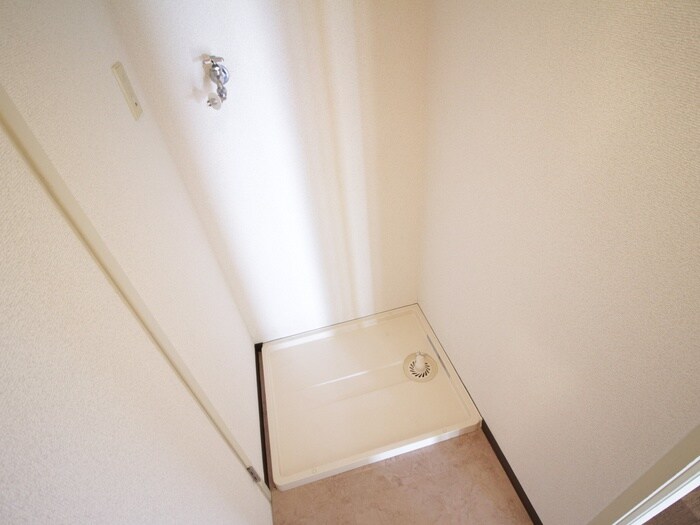 物件内観写真18　(洗濯機置場)