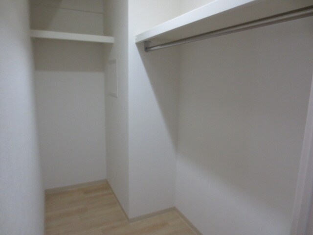 物件内観写真12　(収納)