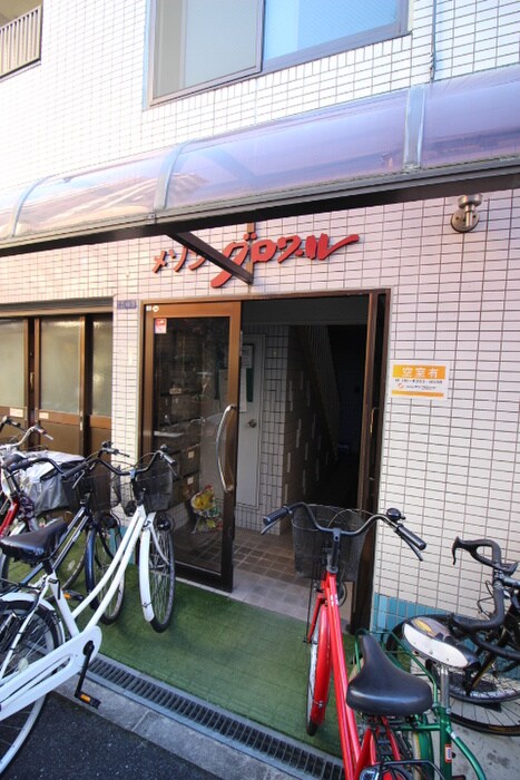 物件外観写真3　(エントランス部分)