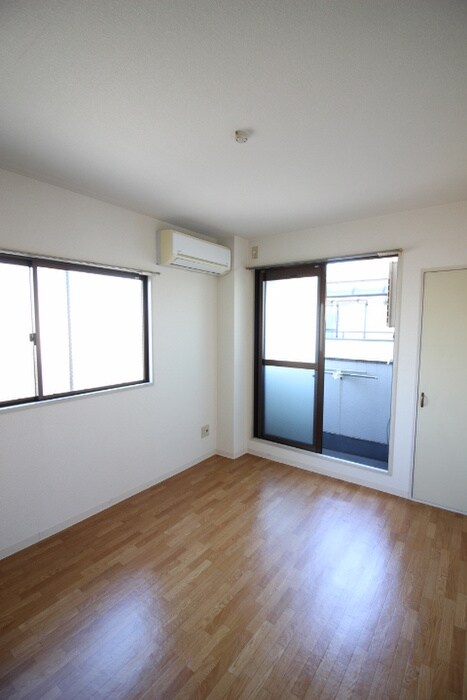 物件内観写真15　(居室)