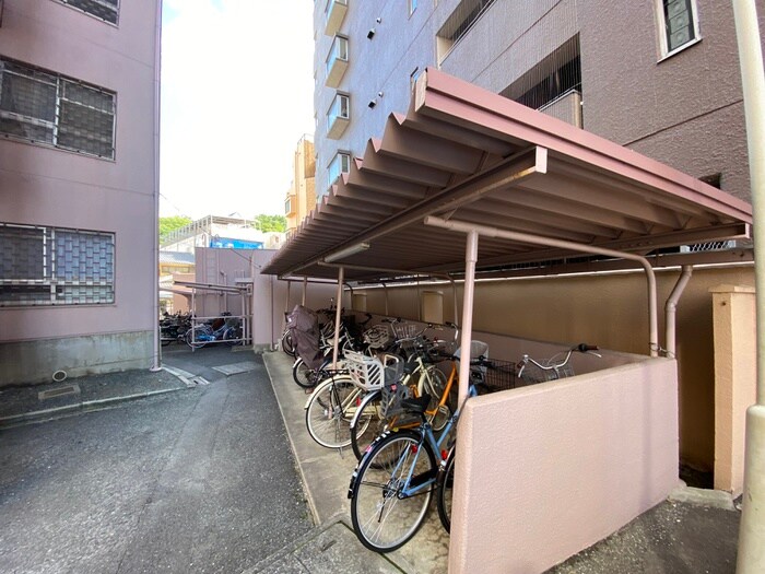 物件外観写真4　(駐輪場)