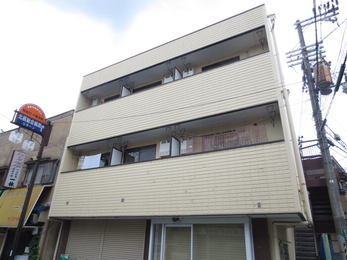 物件外観写真3　(エントランス部分)