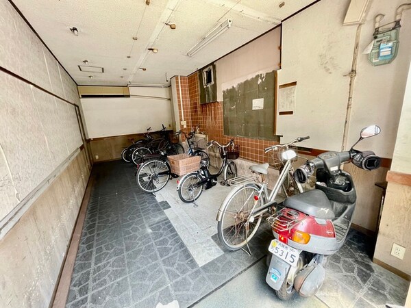 バイク置き場