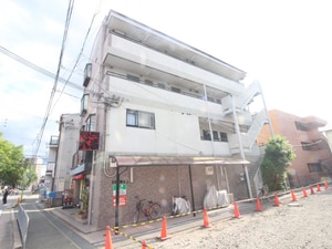 ハイツ三輪外観写真