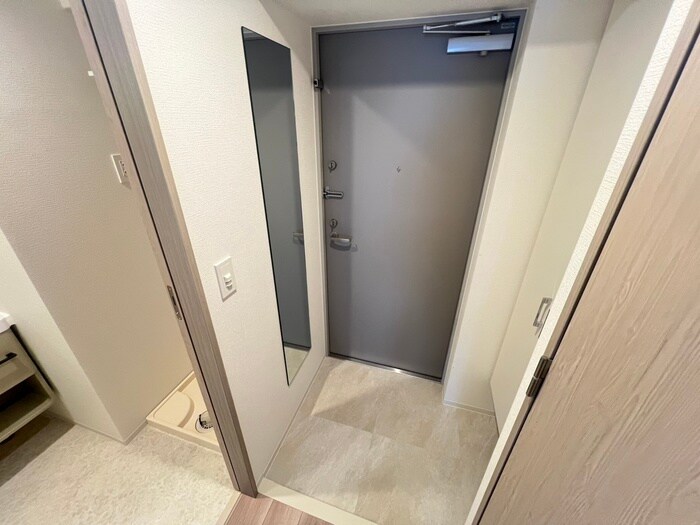 物件内観写真11　(玄関)
