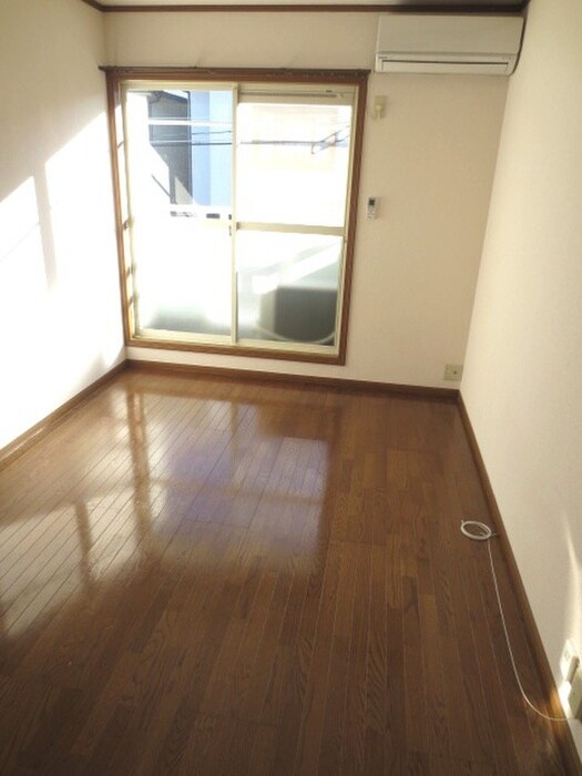 物件内観写真11　(室内からの展望)