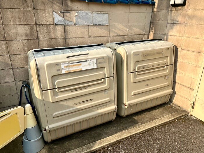 物件外観写真5　(エントランス部分)