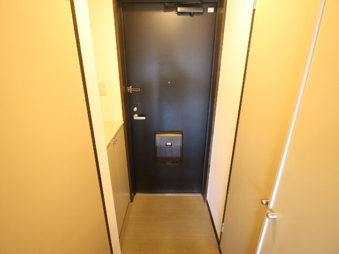 物件内観写真12　(玄関)