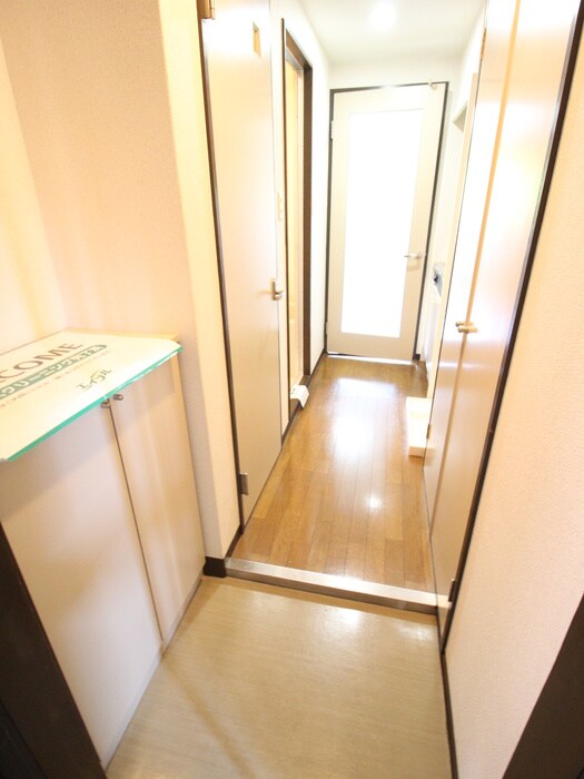 物件内観写真16　(玄関)