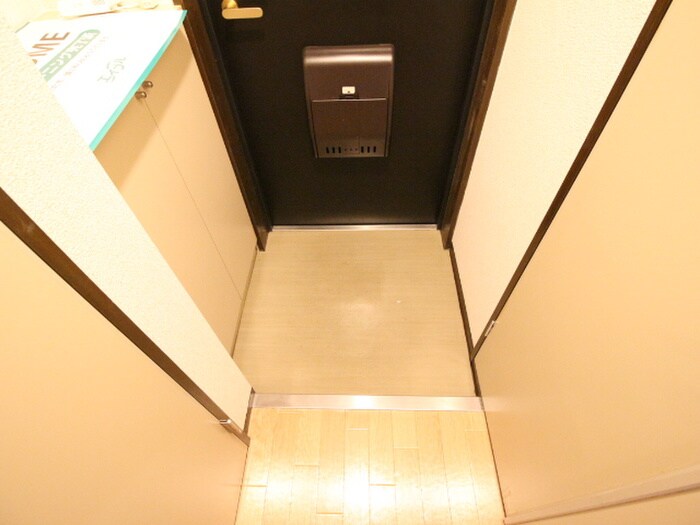 物件内観写真17　(玄関)