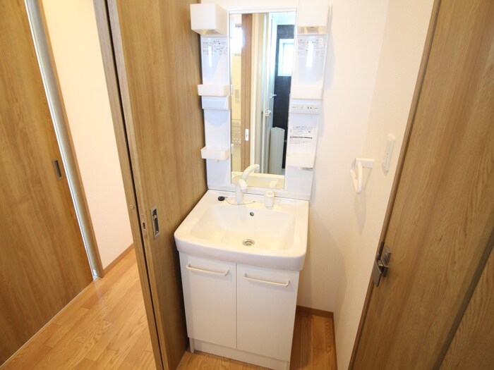 物件内観写真11　(洗面)