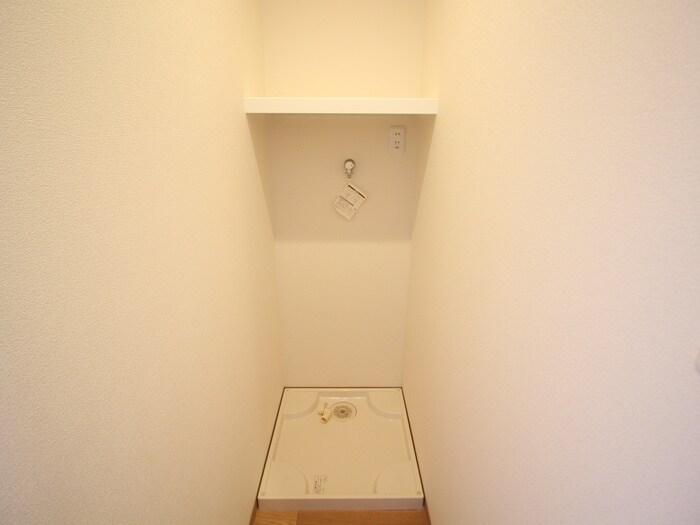 物件内観写真12　(洗濯機置場)