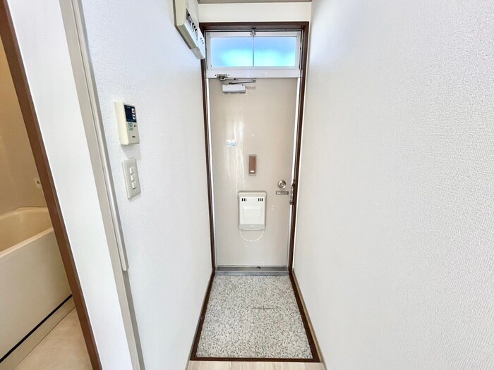 物件内観写真20　(玄関)