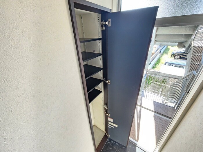 物件内観写真14　(靴箱)