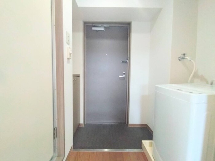 物件内観写真18　(玄関)