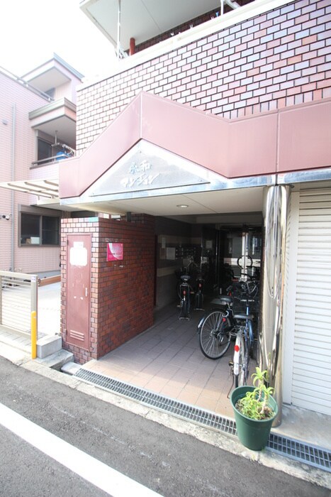 物件外観写真2　(エントランス部分)