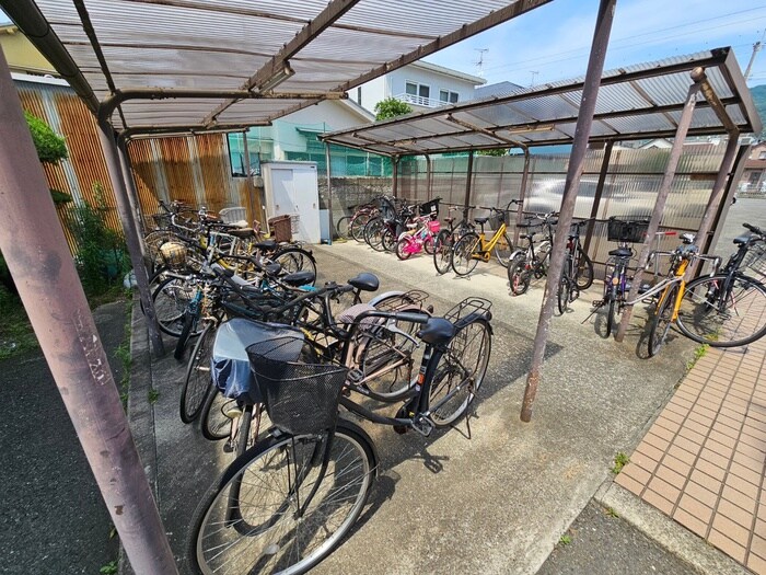 物件外観写真2　(駐輪場)
