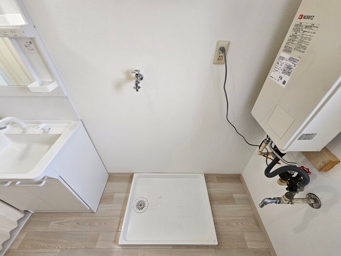 物件内観写真18　(洗濯機置場)