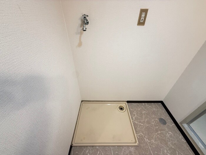 物件内観写真10　(洗濯機置場)