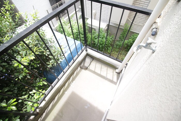 物件内観写真18　(洗濯機置場)