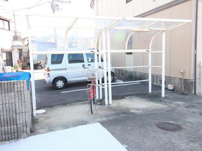 物件外観写真4　(駐輪場)