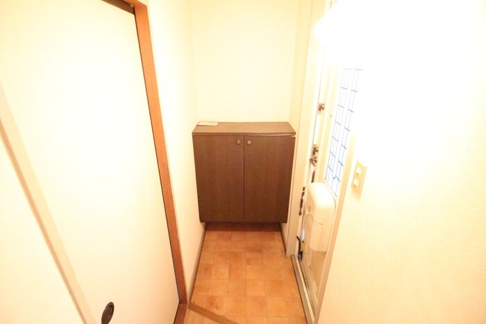 物件内観写真17　(玄関)