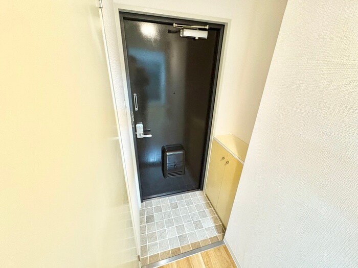 物件内観写真8　(玄関)