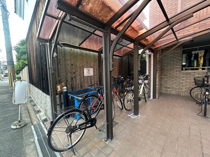 物件外観写真6　(駐輪場)