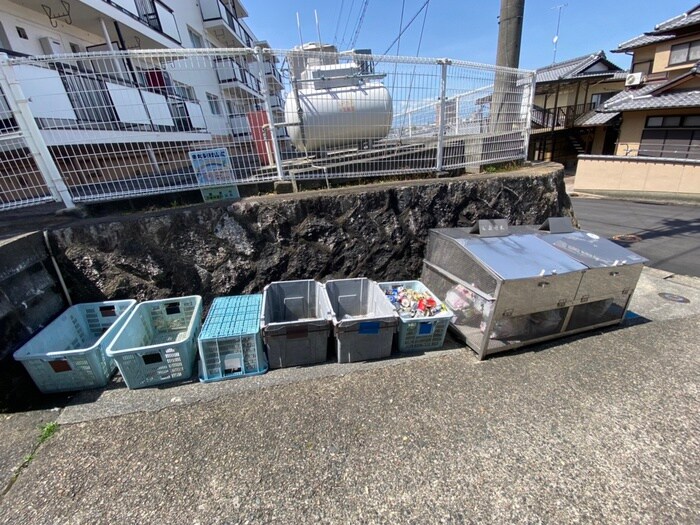 物件外観写真4　(建物設備)